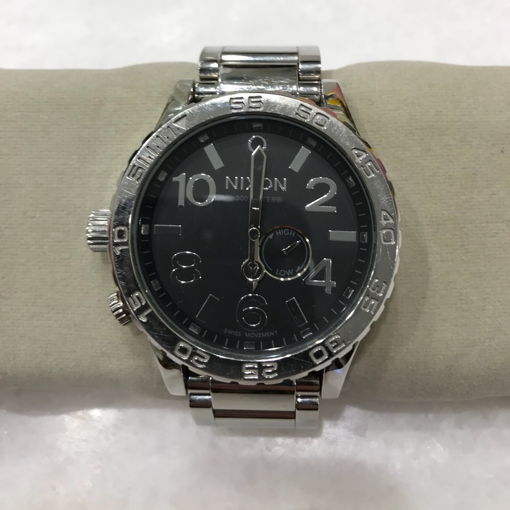 Nixon watch